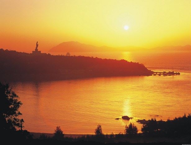 挽回女友的方法和技巧有什么 女友坚决要离开的时候要改变自己来挽回