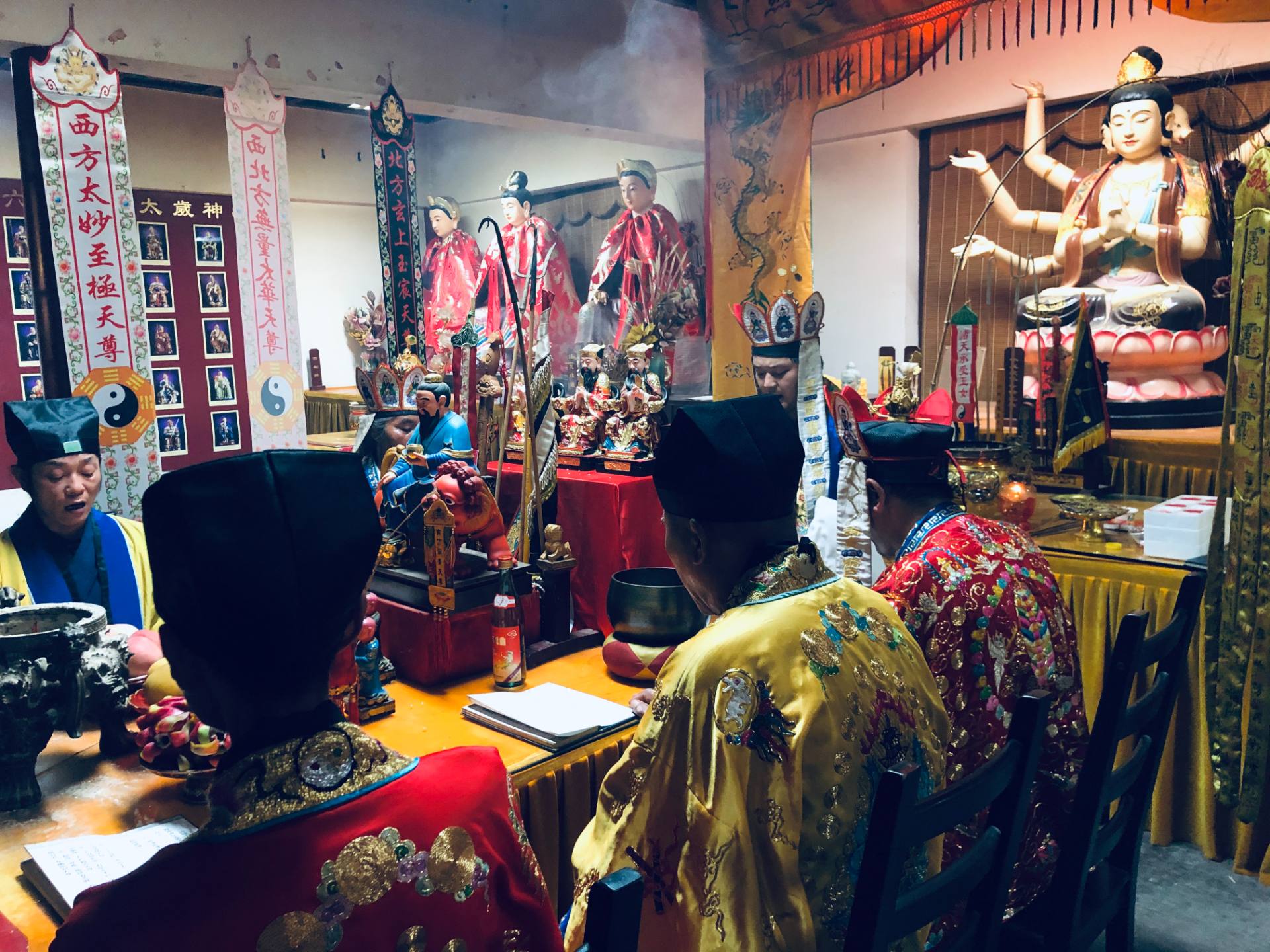 供奉仙牌位有讲究,供奉不对冒犯神灵